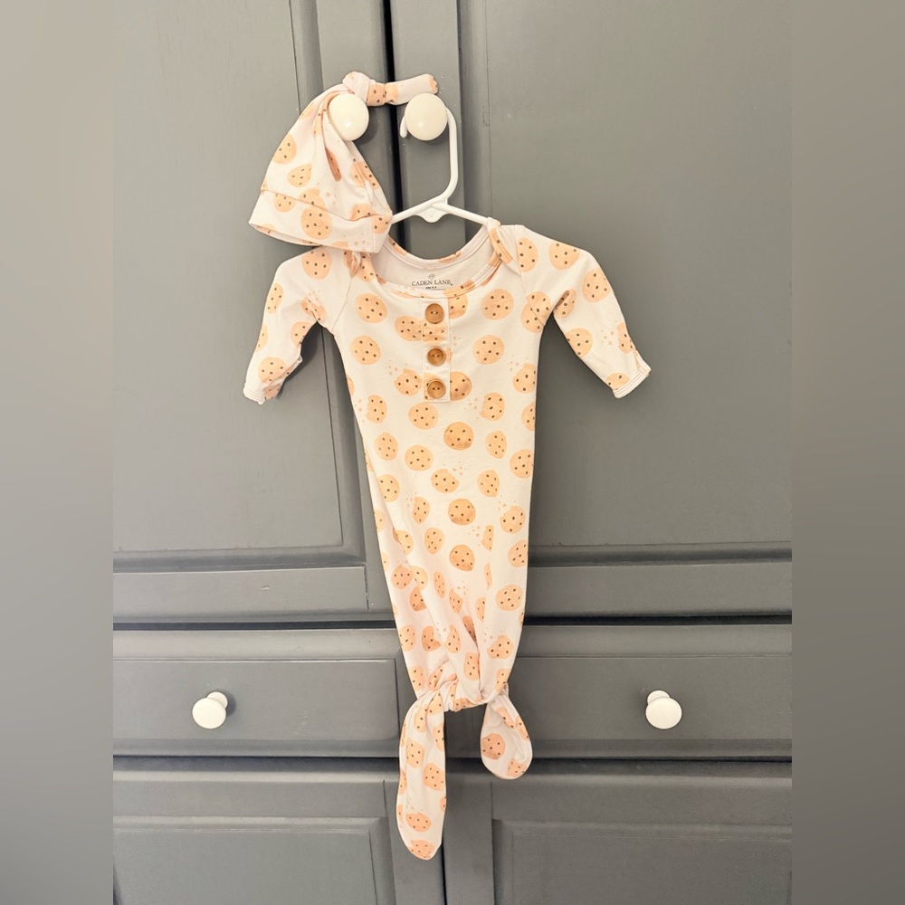 Caden Lane Cookie Knotted Gown